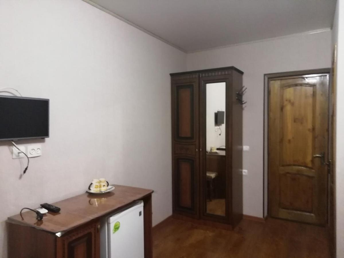Mini-hotel Yanson 2 Gagra Buitenkant foto
